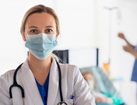 Studiu // Aproape un sfert dintre pacienții care au avut Covid-19 prezintă probleme pe termen lung